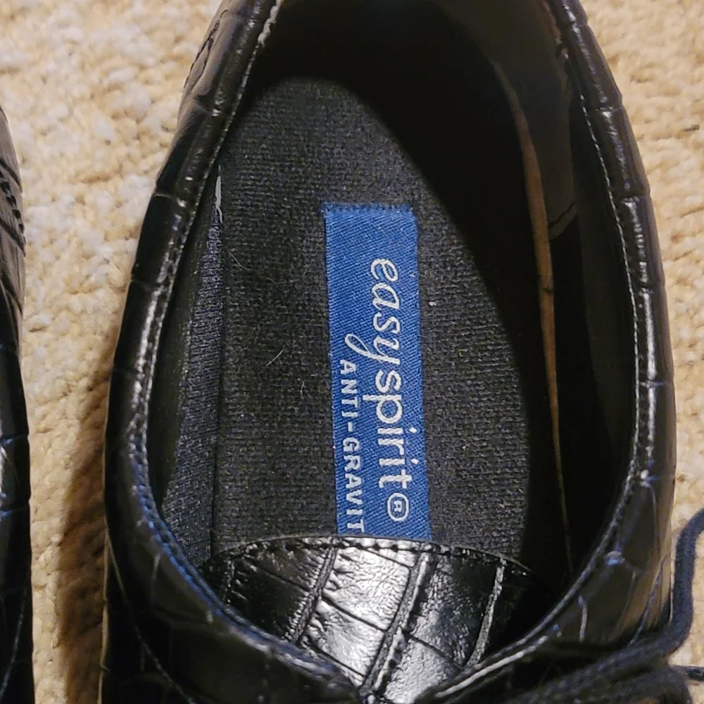 EASY SPIRIT SIZE 4M LEATHER SHOES